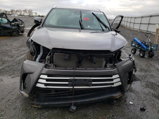 Photo 5 from auction – 2019 TOYOTA HIGHLANDER with VIN 5TDJZRFH1KS714795