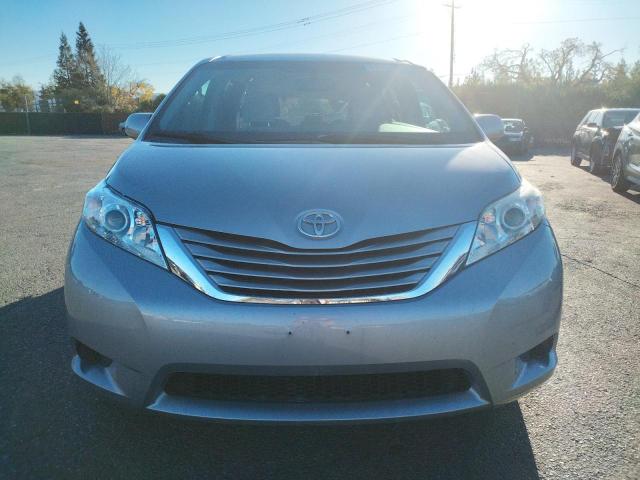 Photo 5 from auction – 2017 TOYOTA SIENNA LE with VIN 5TDKZ3DC0HS822438