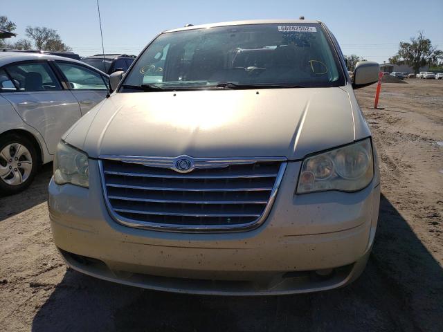 Photo 5 from auction – 2010 CHRYSLER TOWN & COU with VIN 2A4RR5D14AR491462