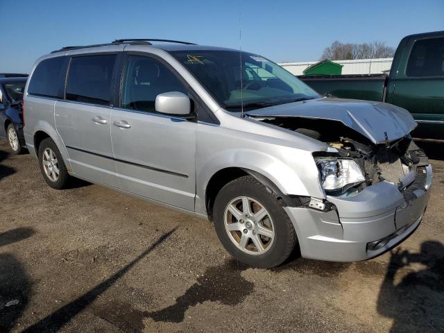Photo 4 from auction – 2010 CHRYSLER TOWN & COU with VIN 2A4RR5D1XAR115557