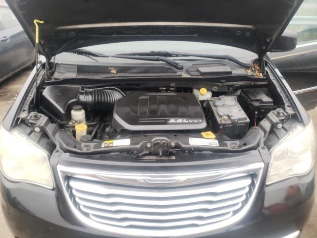 Photo 12 from auction – 2013 CHRYSLER TOWN & COU with VIN 2C4RC1BG4DR614267