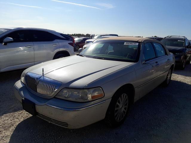 LINCOLN TOWN CAR U 2004 with VIN 1LNHM83W84Y612486 - Photo from auction