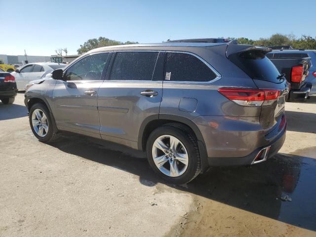Photo 2 from auction – 2017 TOYOTA HIGHLANDER with VIN 5TDYZRFH9HS227531