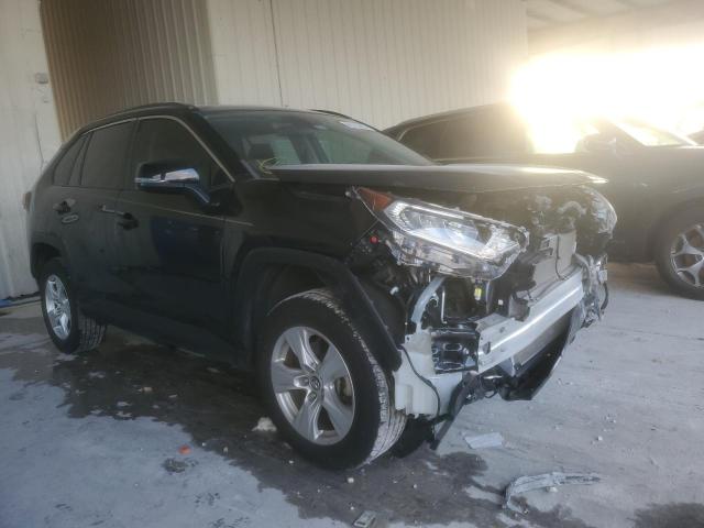Photo 4 from auction – 2021 TOYOTA RAV4 XLE with VIN 2T3W1RFV7MC106771