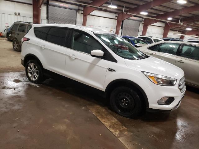 Photo 4 from auction – 2017 FORD ESCAPE SE with VIN 1FMCU0GD8HUE58895