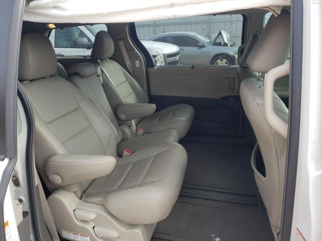 Photo 11 from auction – 2017 TOYOTA SIENNA XLE with VIN 5TDYZ3DC1HS786902