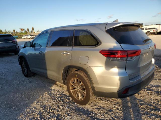 Foto 2 de la subasta – 2018 TOYOTA HIGHLANDER con VIN 5TDKZRFH7JS547586