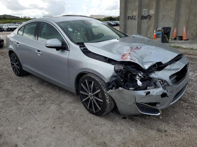 Photo 4 from auction – 2011 VOLVO S60 T6 with VIN YV1902FHXB2008107