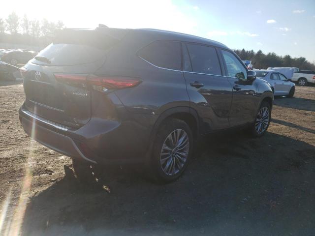 Photo 3 from auction – 2022 TOYOTA HIGHLANDER with VIN 5TDEBRCH4NS075536