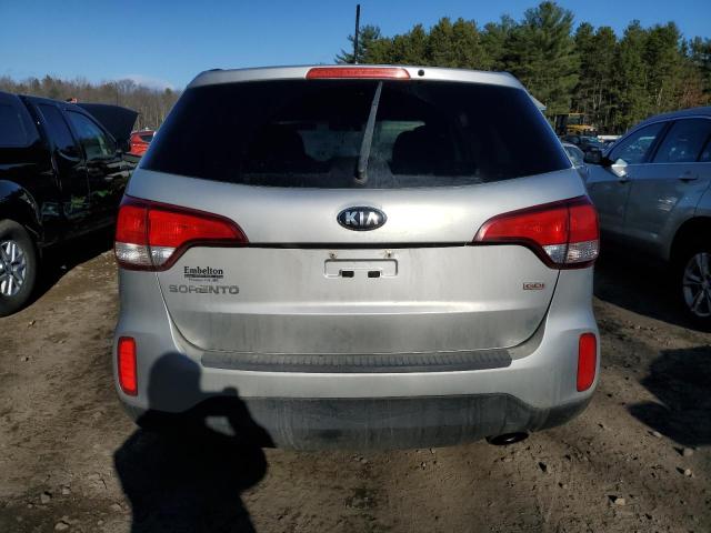 Photo 6 from auction – 2015 KIA SORENTO LX with VIN 5XYKTCA65FG551600
