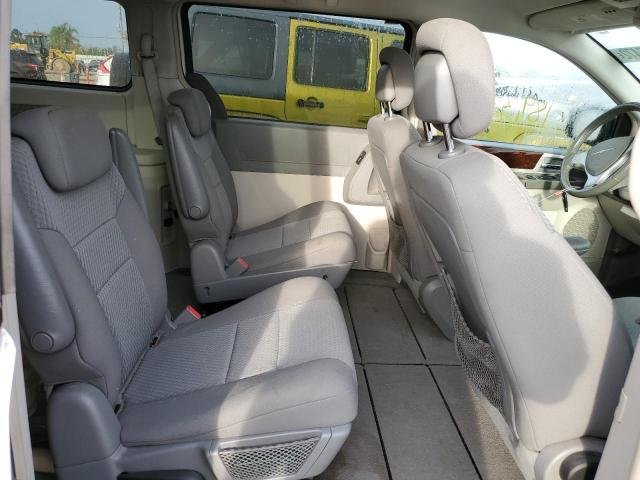 Photo 11 from auction – 2010 CHRYSLER TOWN & COU with VIN 2A4RR5D14AR413022