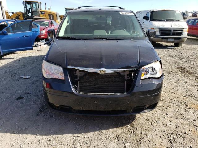 Photo 5 from auction – 2010 CHRYSLER TOWN & COU with VIN 2A4RR5D10AR148356