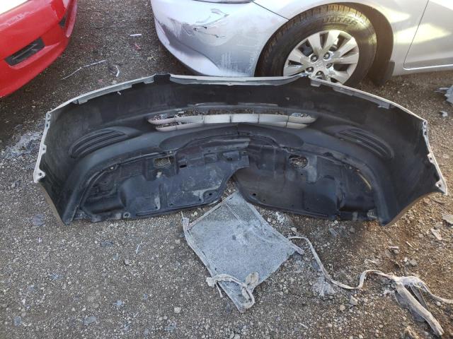 Photo 12 from auction – 2004 TOYOTA CAMRY LE with VIN 4T1BF32K04U567648
