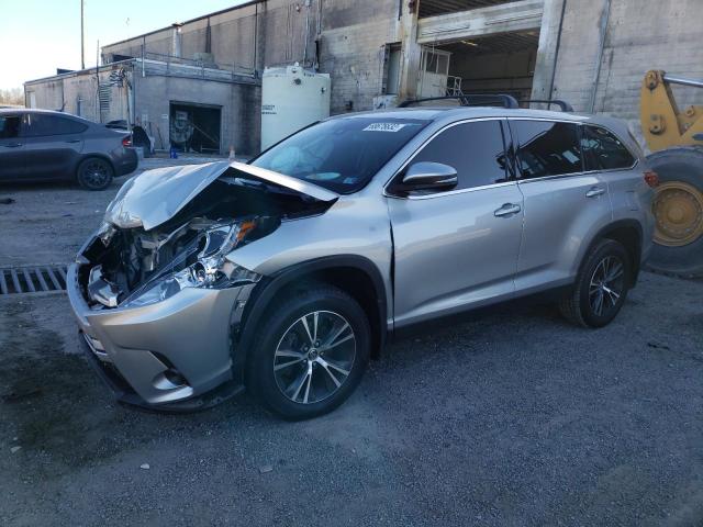 TOYOTA HIGHLANDER 2019 with VIN 5TDBZRFH3KS938414 - Photo from auction