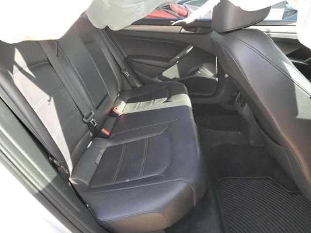 Photo 10 from auction – 2014 VOLKSWAGEN PASSAT SE with VIN 1VWBS7A31EC046590
