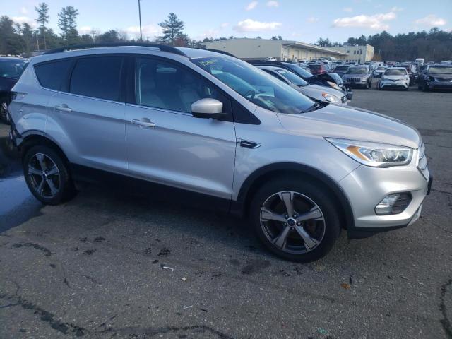 Photo 4 from auction – 2017 FORD ESCAPE SE with VIN 1FMCU9GD3HUC02958