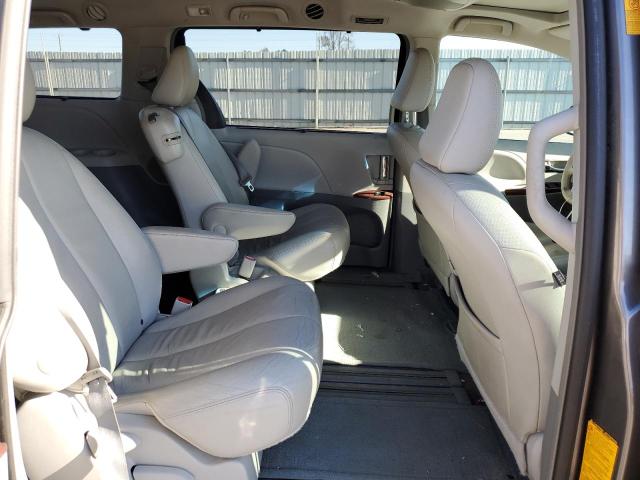 Photo 11 from auction – 2014 TOYOTA SIENNA XLE with VIN 5TDYK3DC0ES406934