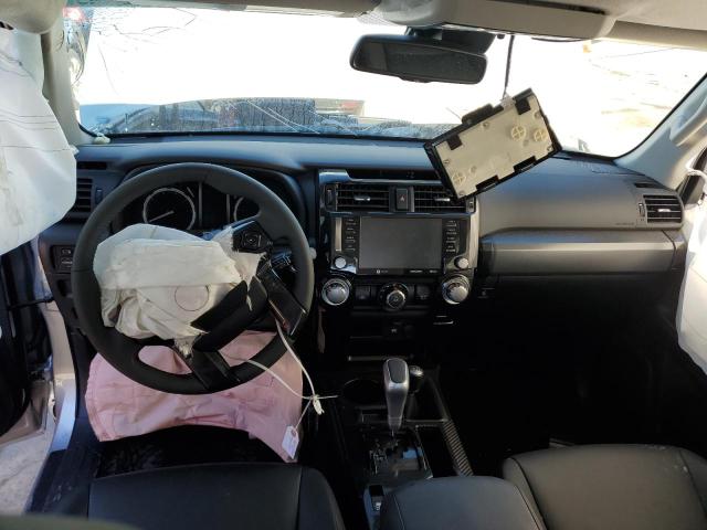 Photo 8 from auction – 2022 TOYOTA 4RUNNER SR with VIN JTERU5JR2N6049397