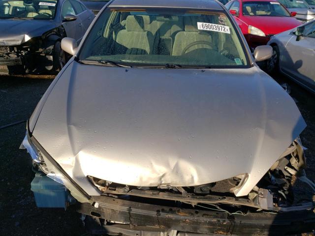 Photo 11 from auction – 2004 TOYOTA CAMRY LE with VIN 4T1BF32K04U567648