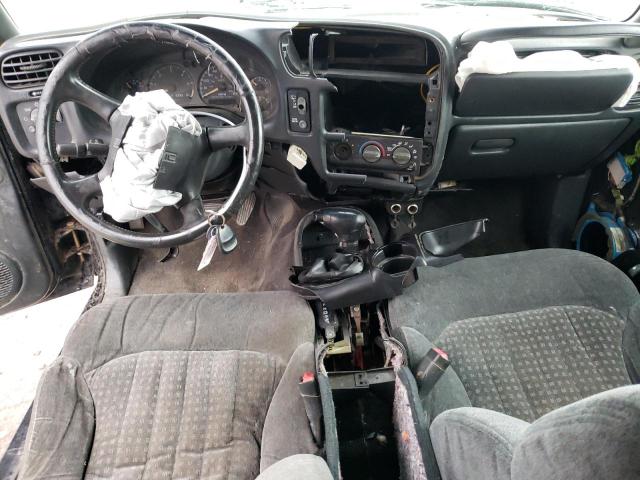 Photo 8 from auction – 2002 CHEVROLET BLAZER with VIN 1GNCS18W22K130821