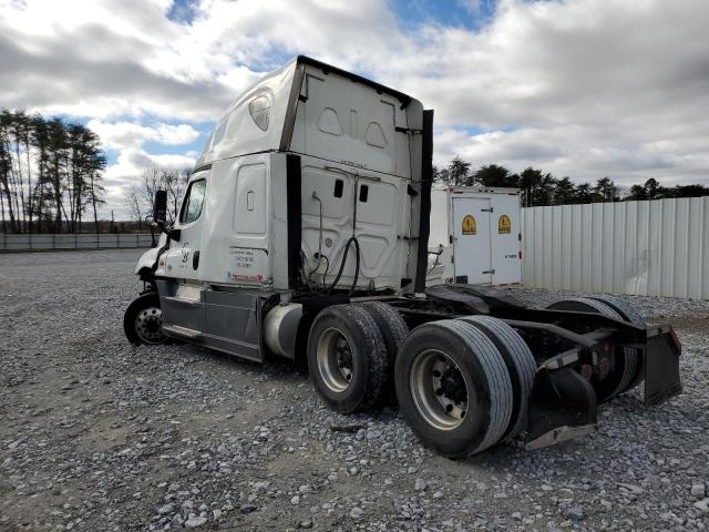 Photo 3 from auction – 2016 FREIGHTLINER CASCADIA 1 with VIN 3AKJGLD62GSGR1380