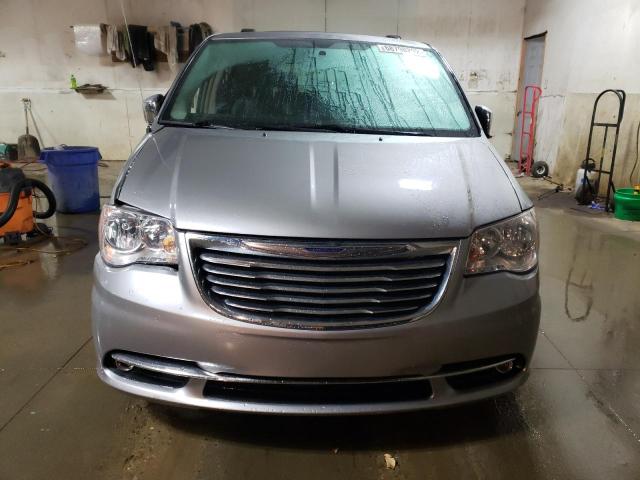 Photo 5 from auction – 2016 CHRYSLER TOWN & COU with VIN 2C4RC1CG0GR150025