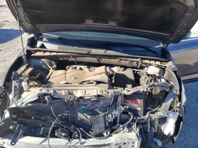 Photo 12 from auction – 2018 TOYOTA HIGHLANDER with VIN 5TDZZRFH9JS252942