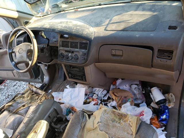 Photo 8 from auction – 2000 TOYOTA SIENNA with VIN 4T3ZF13C7YU293906