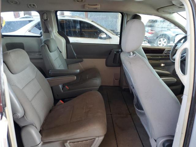 Photo 11 from auction – 2010 CHRYSLER TOWN & COU with VIN 2A4RR5D11AR229186