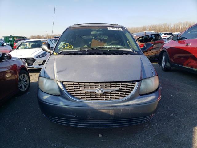 Photo 5 from auction – 2002 CHRYSLER TOWN & COU with VIN 2C4GP443X2R747524