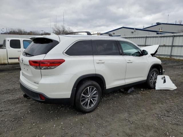 Photo 3 from auction – 2019 TOYOTA HIGHLANDER with VIN 5TDJZRFH9KS592557