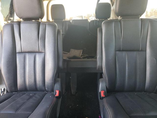 Photo 10 from auction – 2016 CHRYSLER TOWN & COU with VIN 2C4RC1BG0GR301379