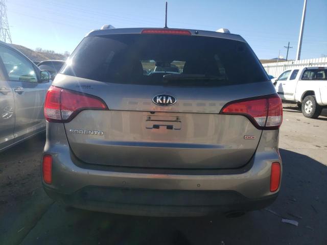 Photo 6 from auction – 2015 KIA SORENTO LX with VIN 5XYKTCA60FG563962