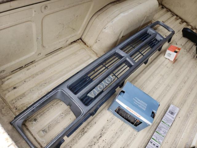 Photo 12 from auction – 1985 TOYOTA PICKUP 1/2 with VIN JT4RN50R1F0064142