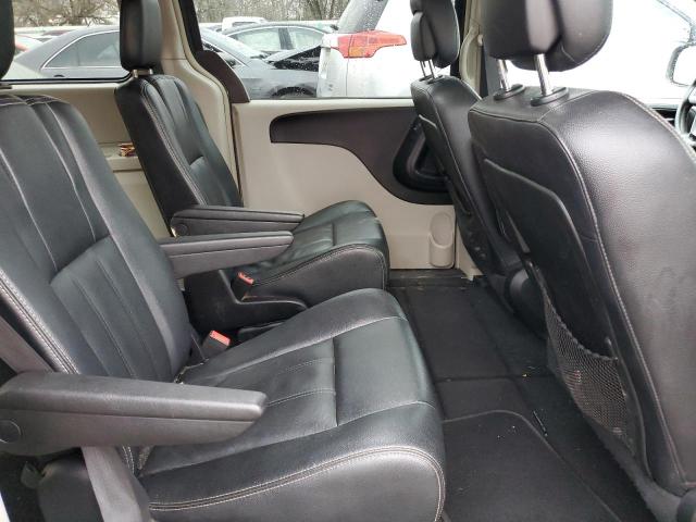 Photo 11 from auction – 2016 CHRYSLER TOWN & COU with VIN 2C4RC1BG5GR281002
