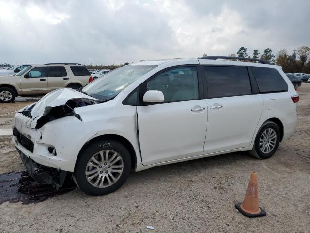 TOYOTA SIENNA XLE 2017 with VIN 5TDYZ3DC1HS876664 - Photo from auction