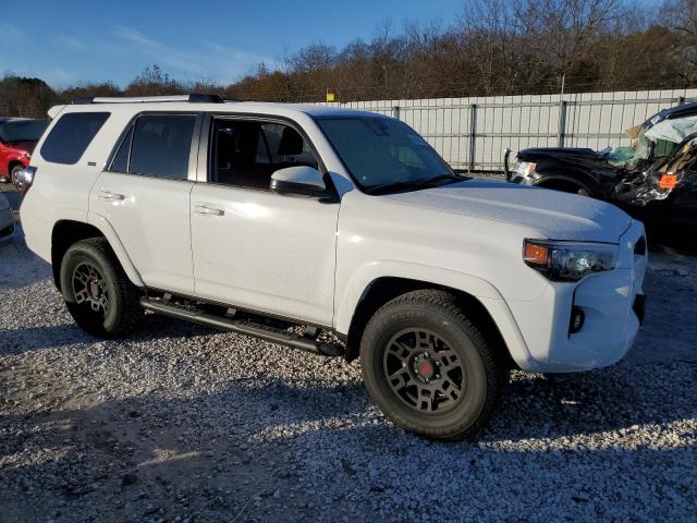 Photo 4 from auction – 2022 TOYOTA 4RUNNER SR with VIN JTEMU5JR4N6084940