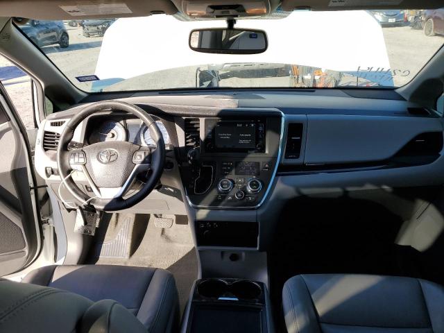 Photo 8 from auction – 2017 TOYOTA SIENNA XLE with VIN 5TDYZ3DC4HS774422