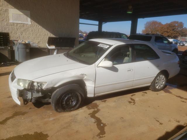 TOYOTA CAMRY CE 2000 with VIN 4T1BG22K1YU982099 - Photo from auction