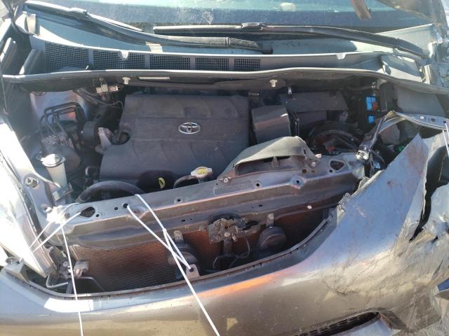 Photo 12 from auction – 2013 TOYOTA SIENNA XLE with VIN 5TDYK3DC2DS379489