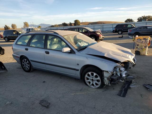 Photo 4 from auction – 2000 VOLVO V40 with VIN YV1VW2557YF487205