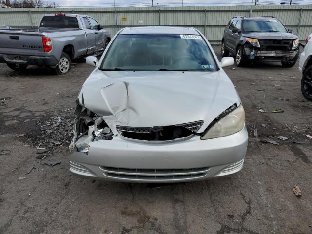 Photo 5 from auction – 2002 TOYOTA CAMRY LE with VIN JTDBF30K820001927