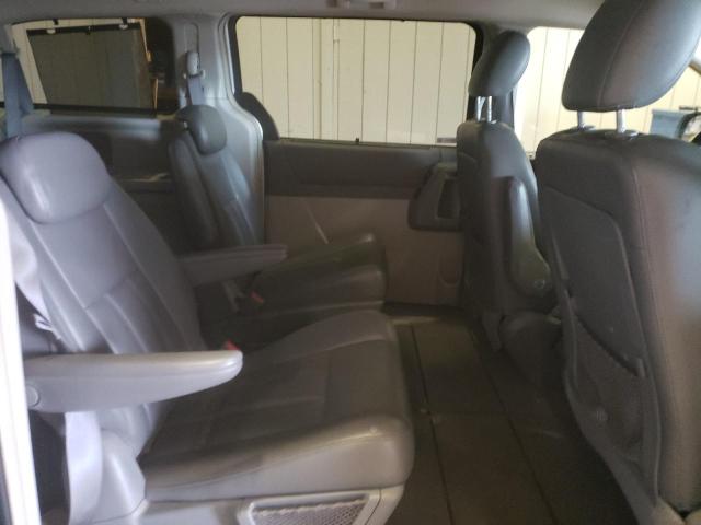 Photo 11 from auction – 2010 CHRYSLER TOWN & COU with VIN 2A4RR5D12AR129825