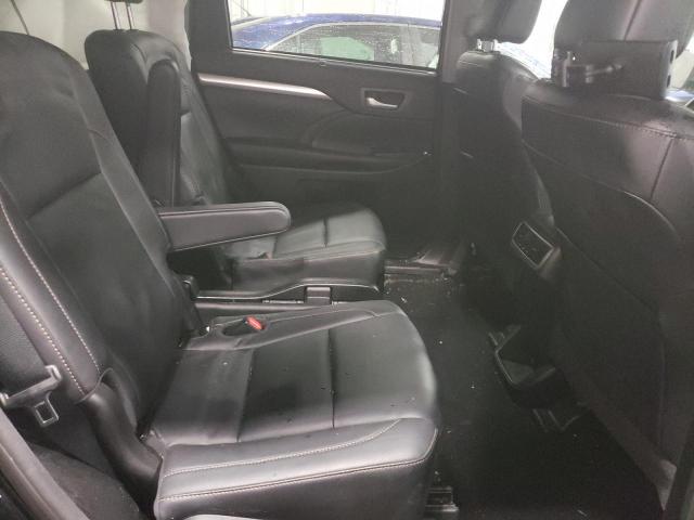 Photo 11 from auction – 2018 TOYOTA HIGHLANDER with VIN 5TDJZRFH7JS555554
