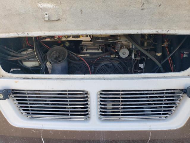 Photo 7 from auction – 2003 WORKHORSE CUSTOM CHASSIS W22 with VIN 5B4MP67G833363304