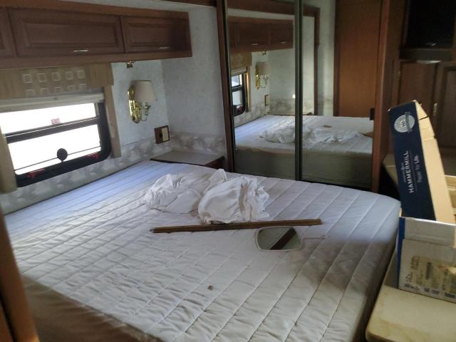 Photo 6 from auction – 2001 WINNEBAGO CHIEFTAN with VIN 1FCNF53S810A04085