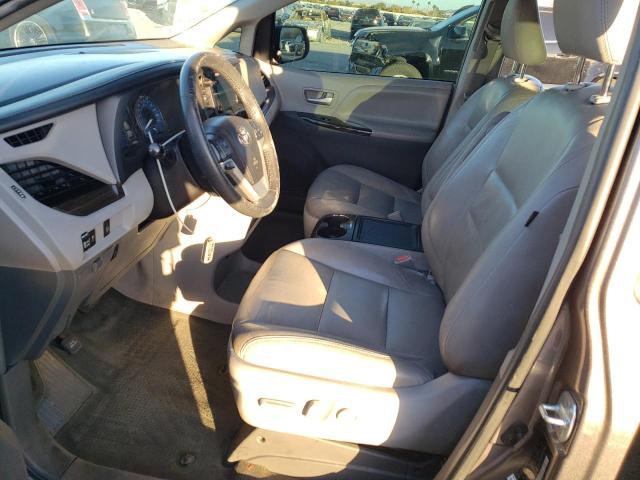 Photo 7 from auction – 2017 TOYOTA SIENNA XLE with VIN 5TDYZ3DC6HS837438