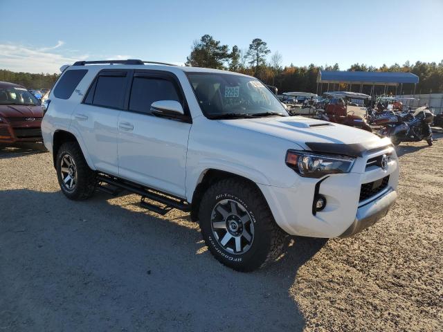 Photo 4 from auction – 2021 TOYOTA 4RUNNER SR with VIN JTERU5JR2M5876417