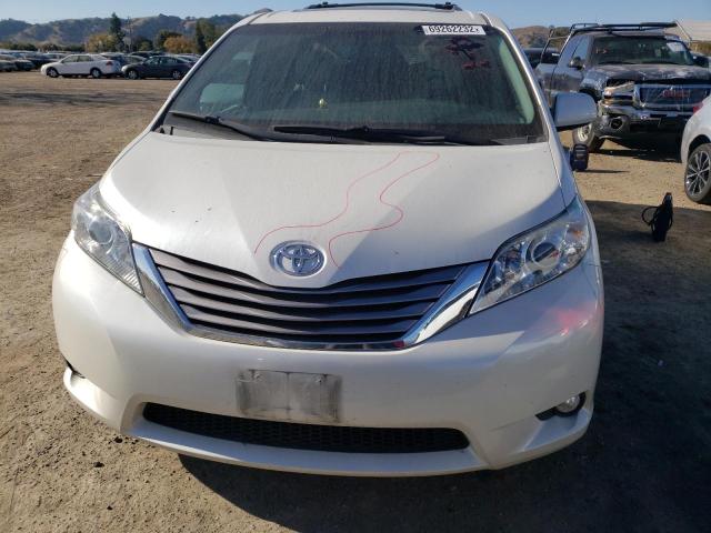 Photo 5 from auction – 2015 TOYOTA SIENNA XLE with VIN 5TDYK3DC1FS678538
