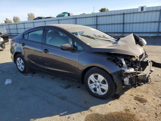 Photo 4 from auction – 2017 KIA FORTE LX with VIN 3KPFK4A7XHE119166